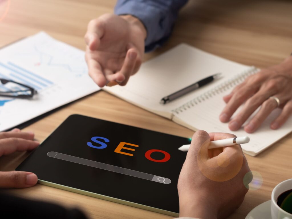 A digital marketer presenting SEO optimisation for websites